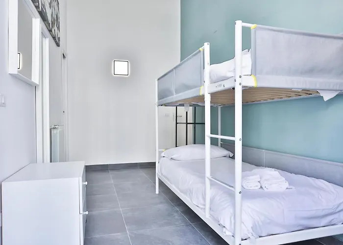 Guesthost - La Finestra Su Garibaldi * Napels