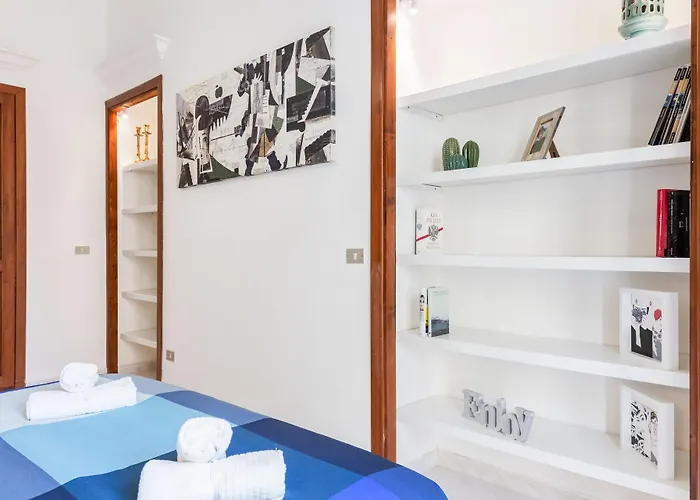 Appartement Guesthost - La Finestra Su Garibaldi Napels