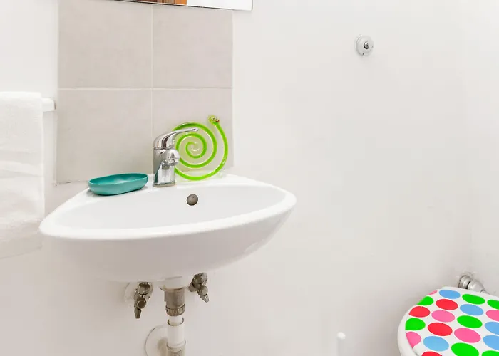 Guesthost - La Finestra Su Garibaldi *